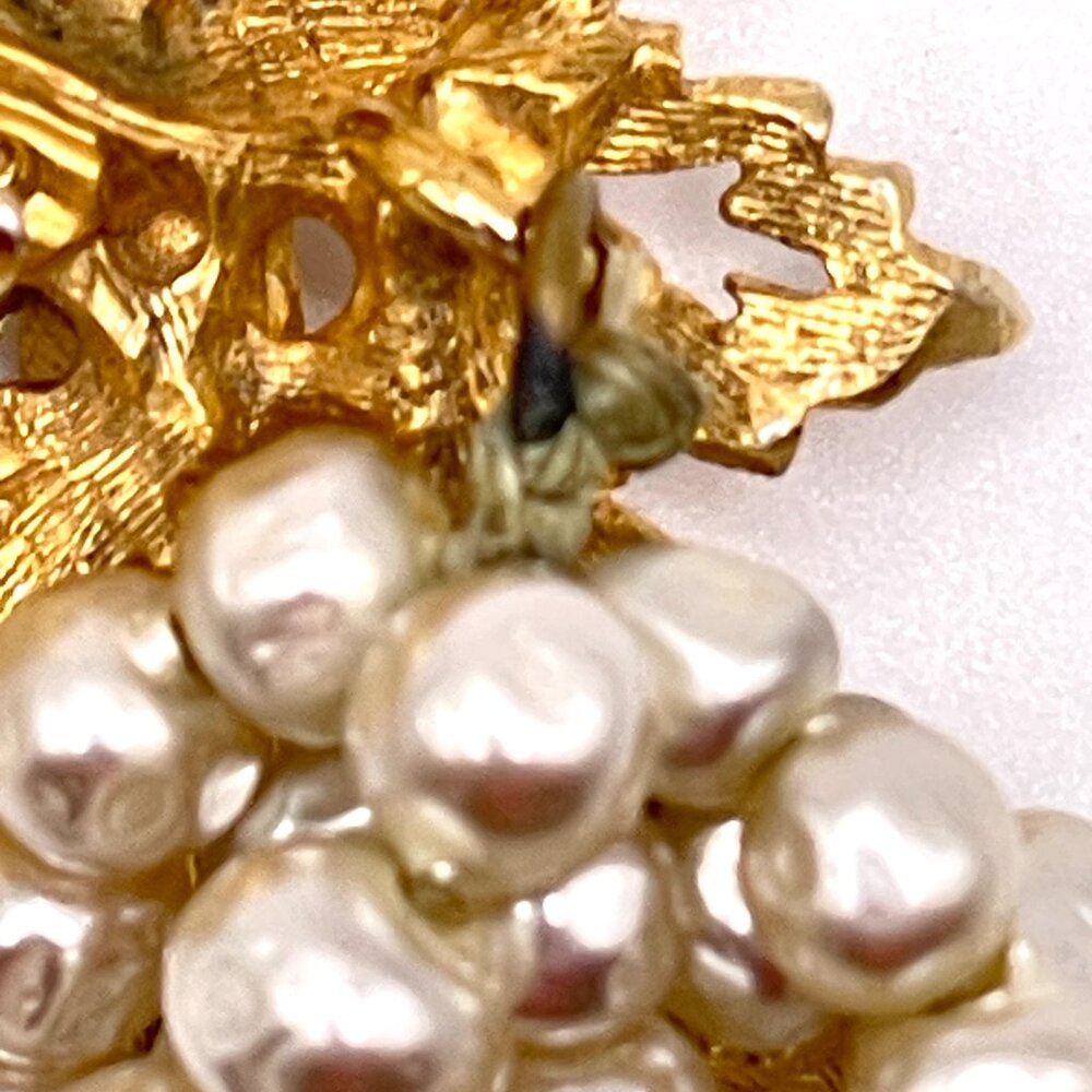 Vintage Freshwater Pearl Torsade Necklace Textured Decorative Gold Tone Clasp - Picture 10 of 14